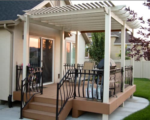 deck with metal railing