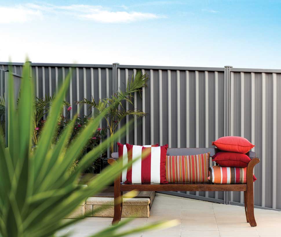 colormax fence with outdoor seating